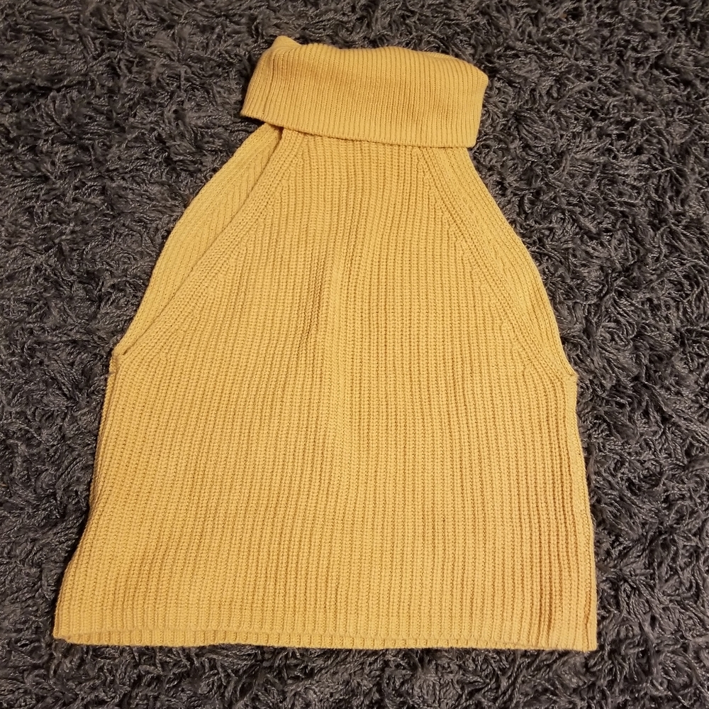 Urban Outfitters sleeveless turtleneck - Picture 6 of 6